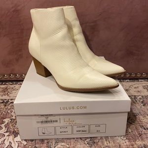Matisse Ivory Snake Pointed Toe Ankle Boots sz 8.5